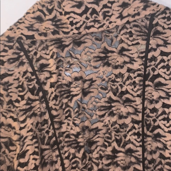 Fancy, soft lace style dress! - Picture 6 of 7